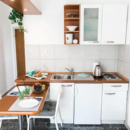 Sanja Apartment *